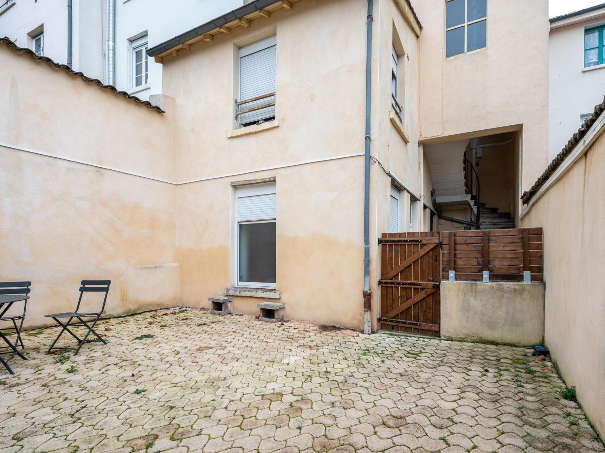 Apartament Secret Cache De Valmy Lyon Zewnętrze zdjęcie
